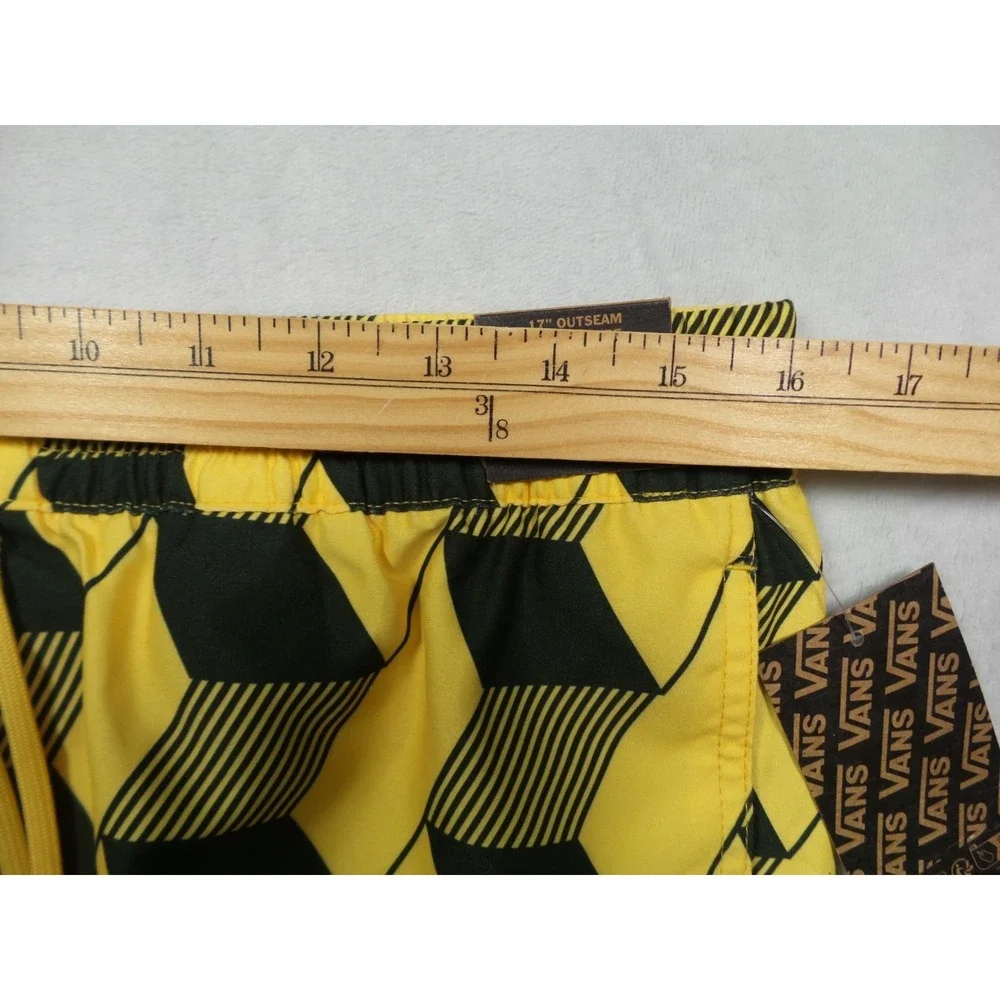 Vans Shorts Mens Size Medium Yellow Relaxed‎ Fit Primary Elastic Boardshorts NWT